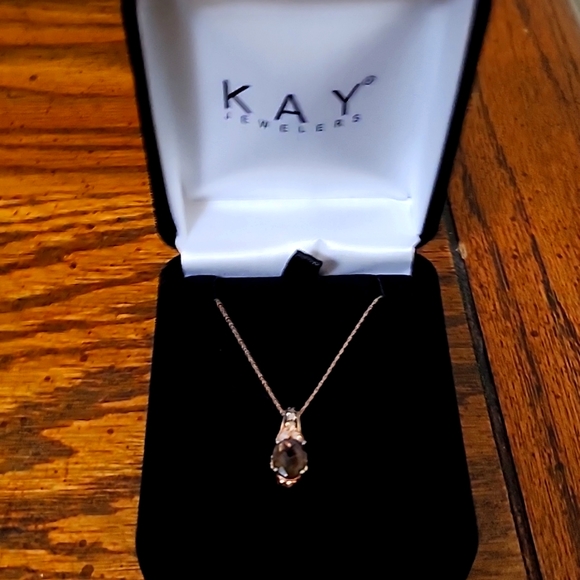 Levian Chocolate Diamond with diamond chips surrounding. Size 6 and a half - Picture 1 of 1